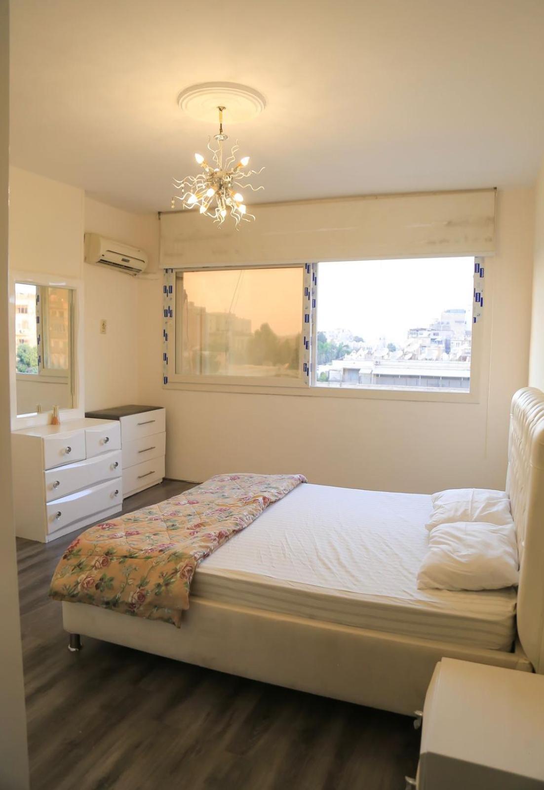 شقه مفروشه بالزمالك Apartment