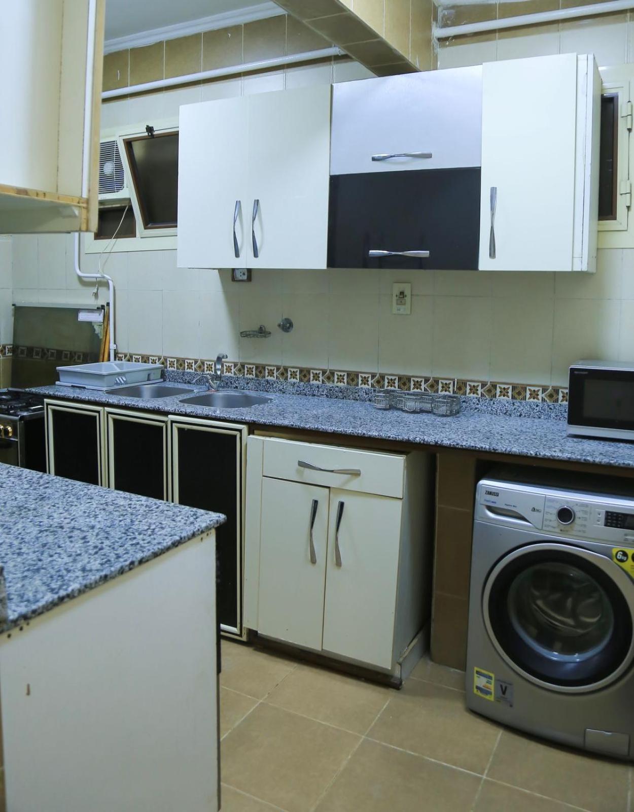شقه مفروشه بالزمالك Apartment Cairo
