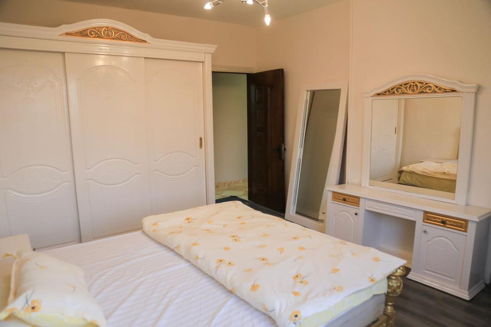 Apartment شقه مفروشه بالزمالك *